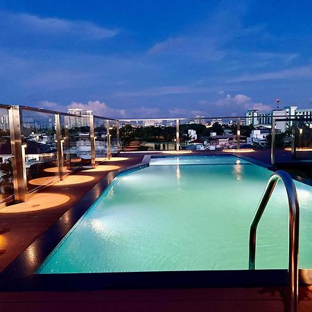 Hotel Q-White Crescent Kochi Exterior foto