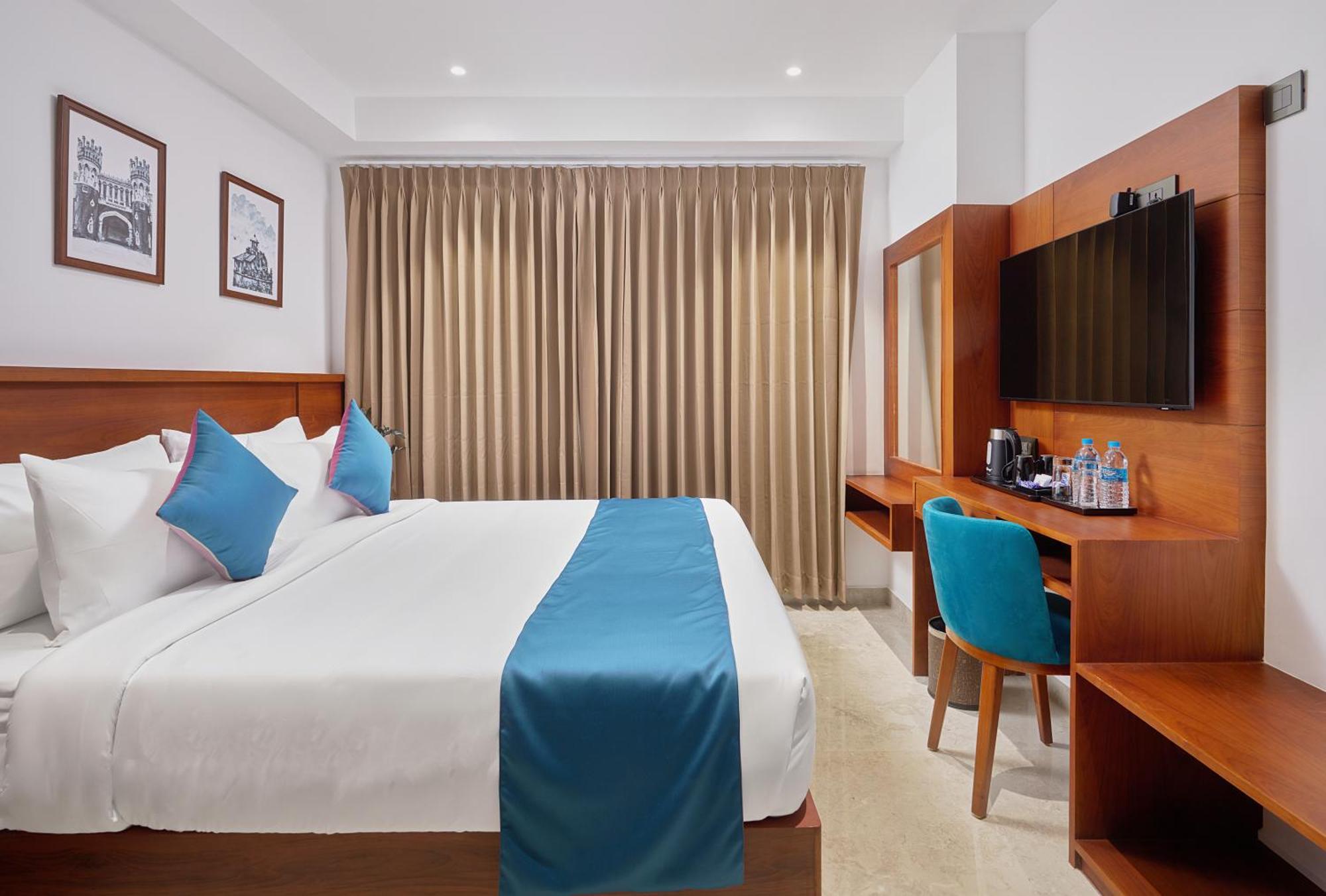 Hotel Q-White Crescent Kochi Exterior foto