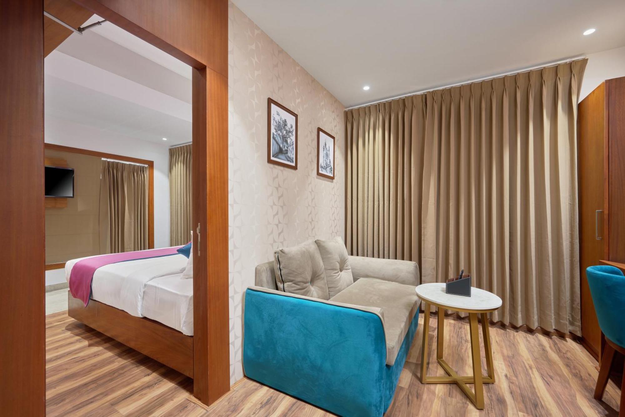 Hotel Q-White Crescent Kochi Exterior foto