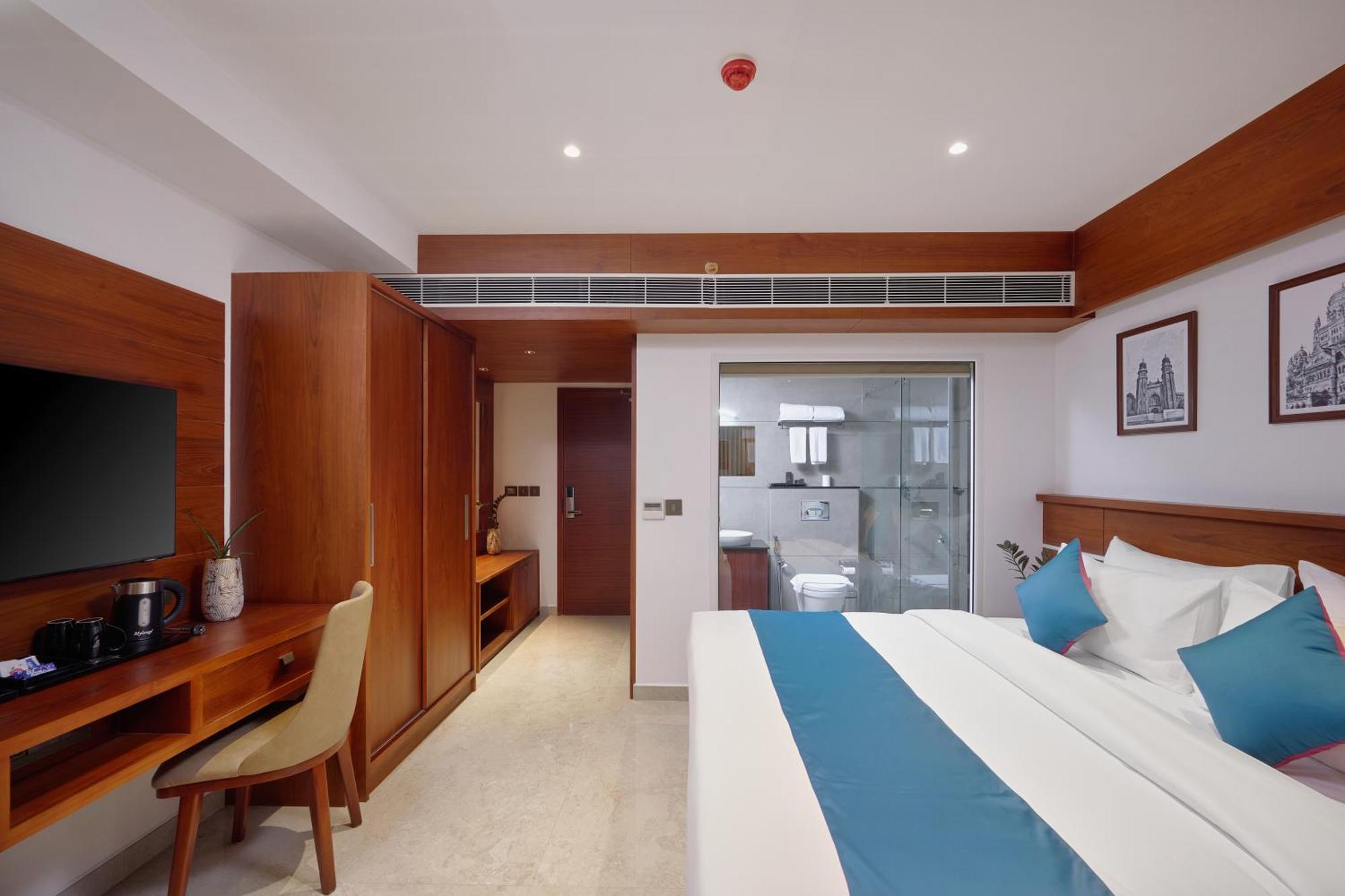 Hotel Q-White Crescent Kochi Exterior foto