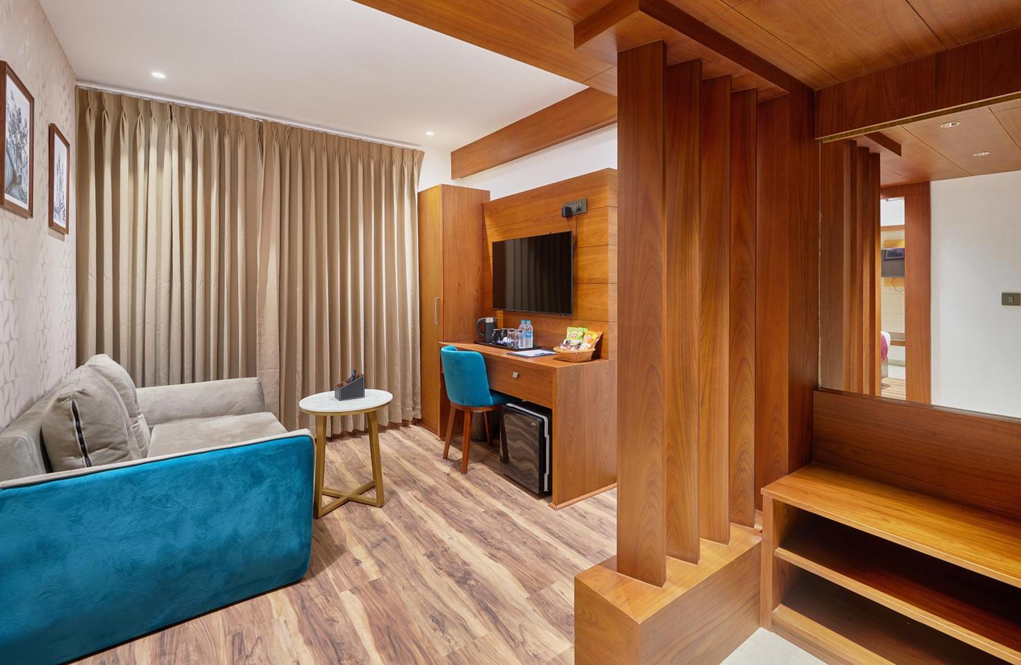 Hotel Q-White Crescent Kochi Exterior foto