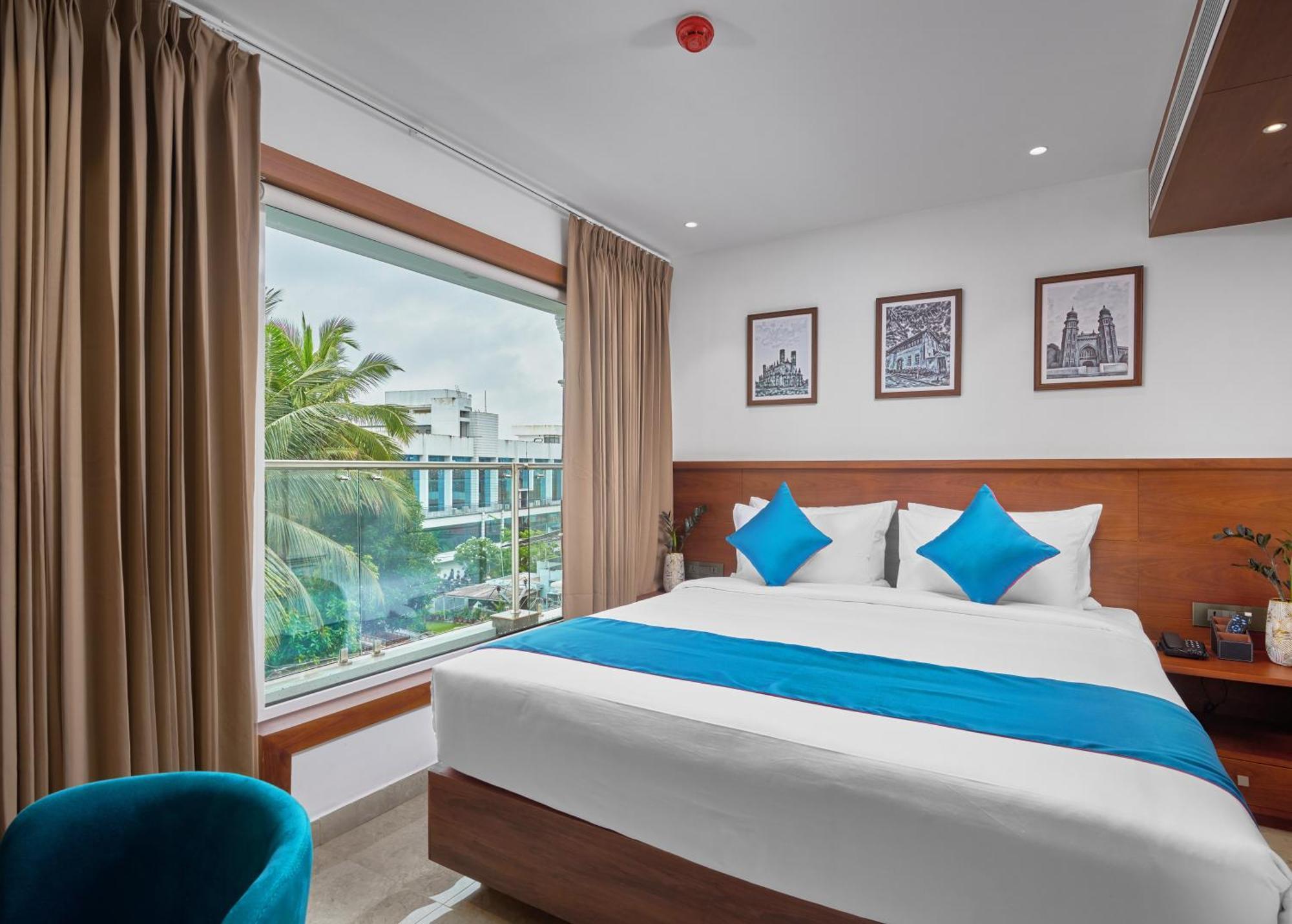 Hotel Q-White Crescent Kochi Exterior foto